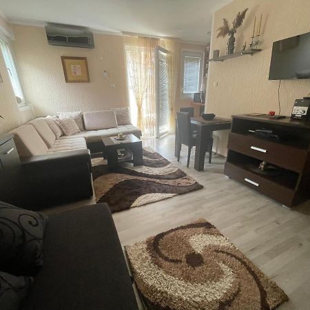 Studio Apartment For Rent In บุดวา ภายนอก รูปภาพ