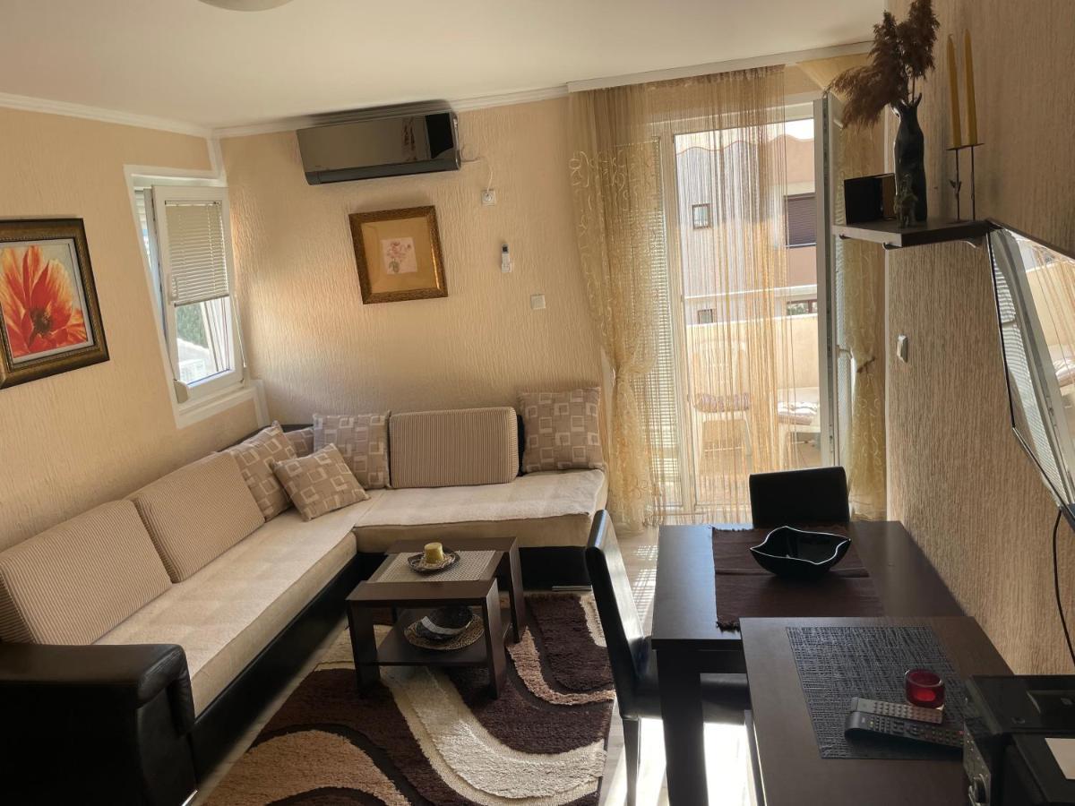 Studio Apartment For Rent In บุดวา ภายนอก รูปภาพ