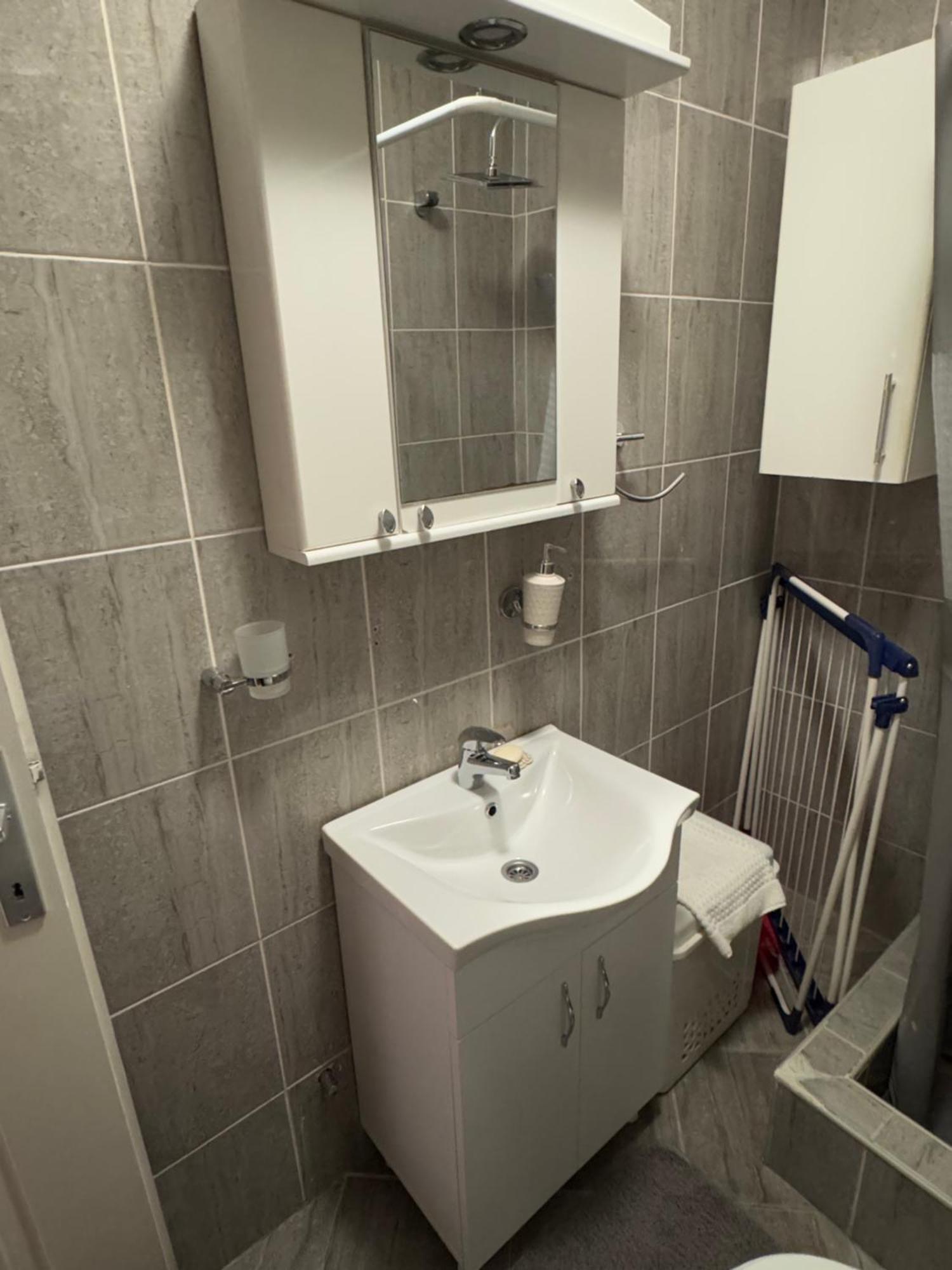 Studio Apartment For Rent In บุดวา ภายนอก รูปภาพ